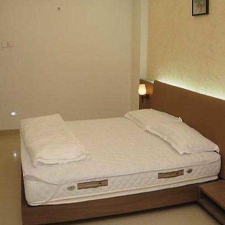 Hotel Royal Inn Ankleshwar Exterior photo