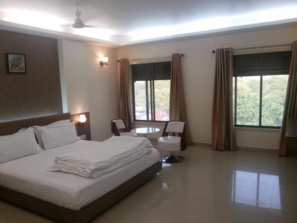 Hotel Royal Inn Ankleshwar Exterior photo