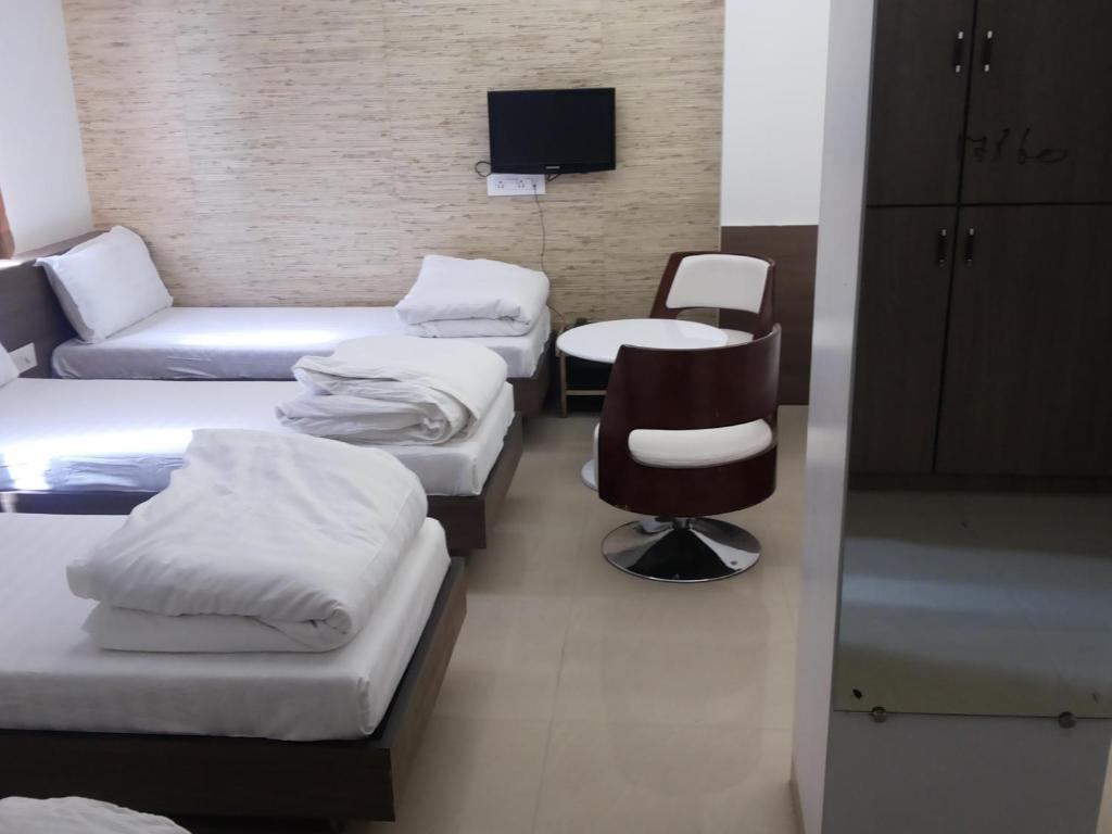 Hotel Royal Inn Ankleshwar Exterior photo