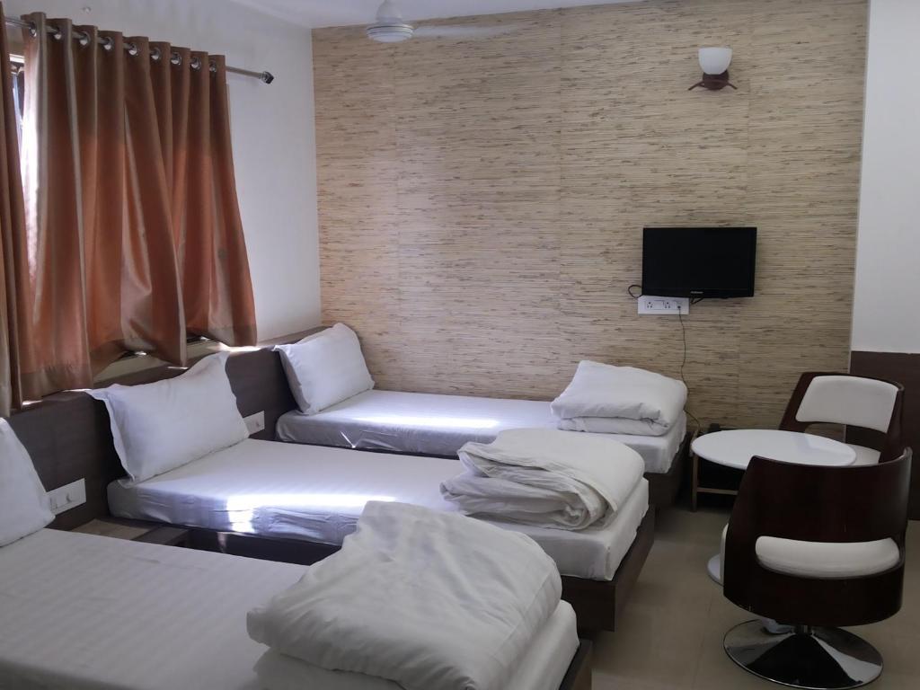 Hotel Royal Inn Ankleshwar Exterior photo
