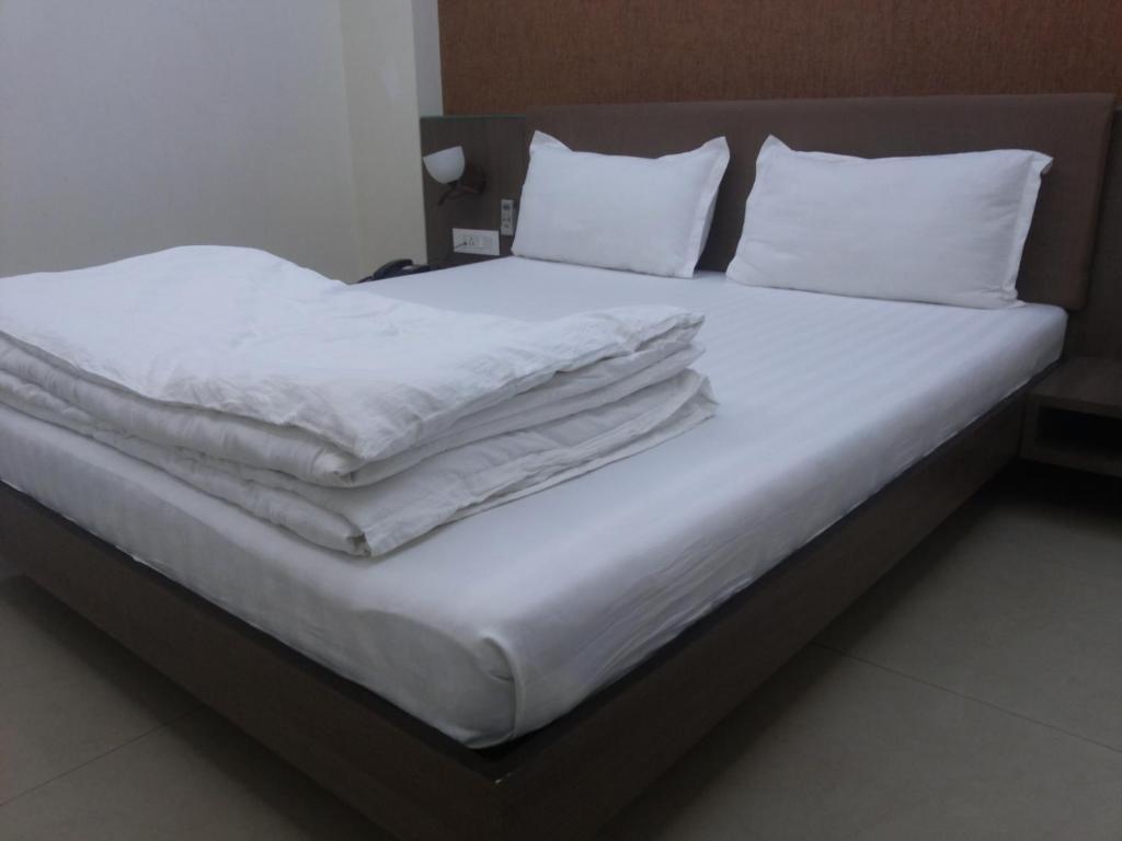Hotel Royal Inn Ankleshwar Exterior photo