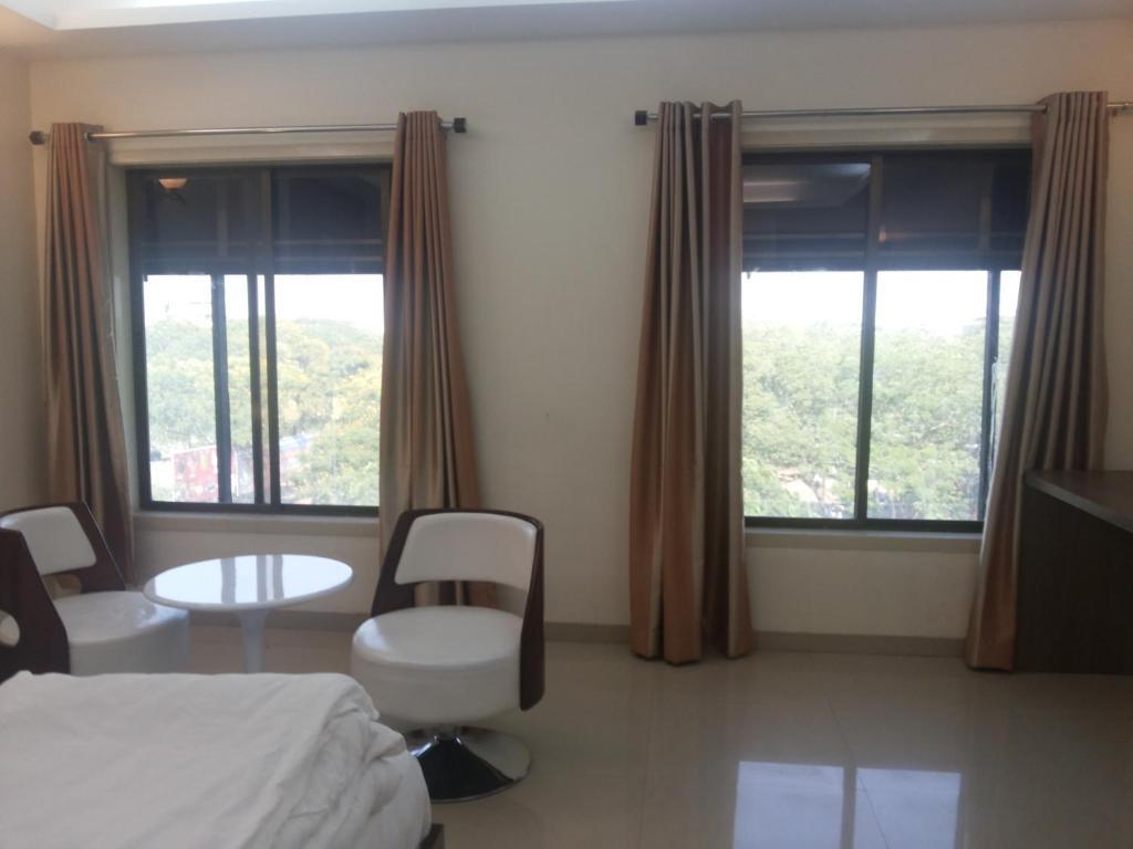 Hotel Royal Inn Ankleshwar Exterior photo