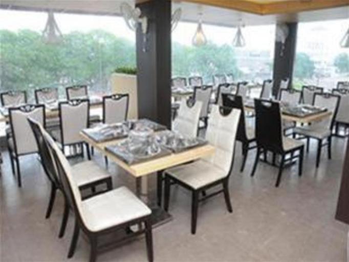 Hotel Royal Inn Ankleshwar Exterior photo